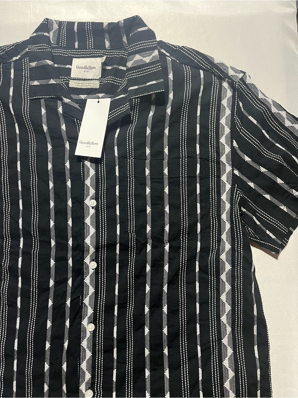 Goodfellow & Co Men’s Large Black/White Stripe Short-Sleeve Button-Down Shirt